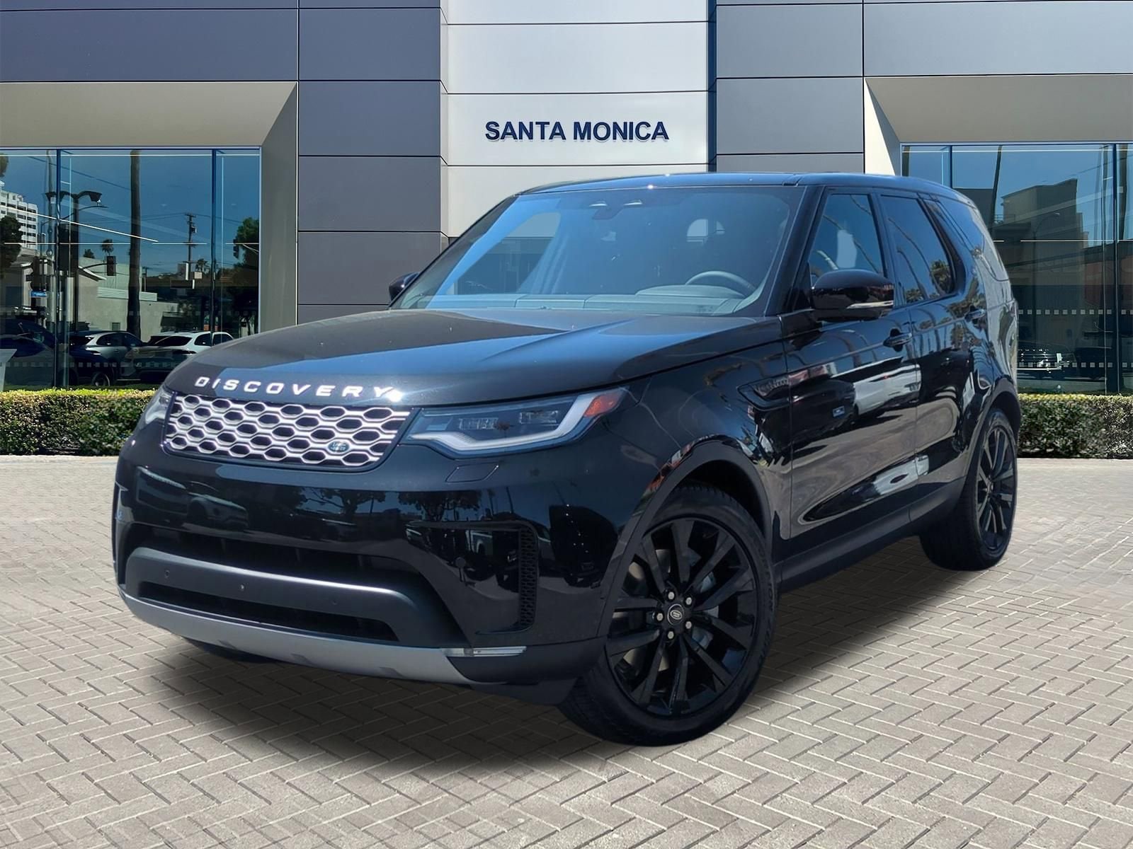 2026 Land Rover Discovery P300 S's photo