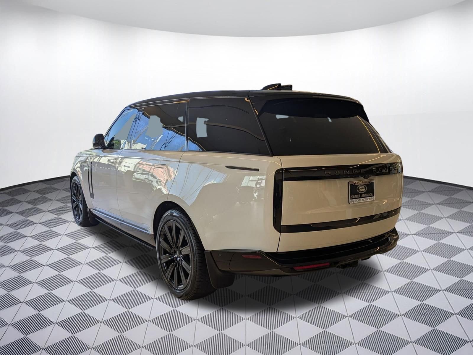 2026 Land Rover Range Rover SE - Photo 6