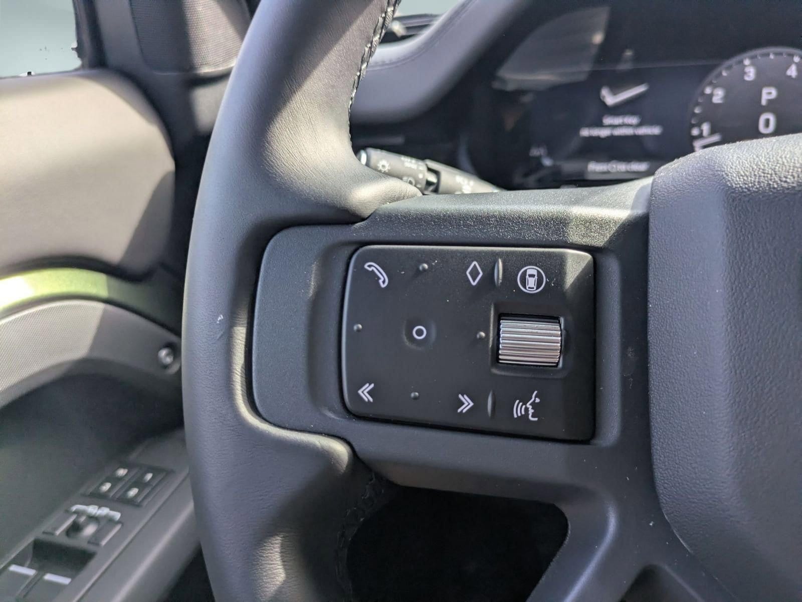 2026 Land Rover Defender X-Dynamic SE - Photo 17