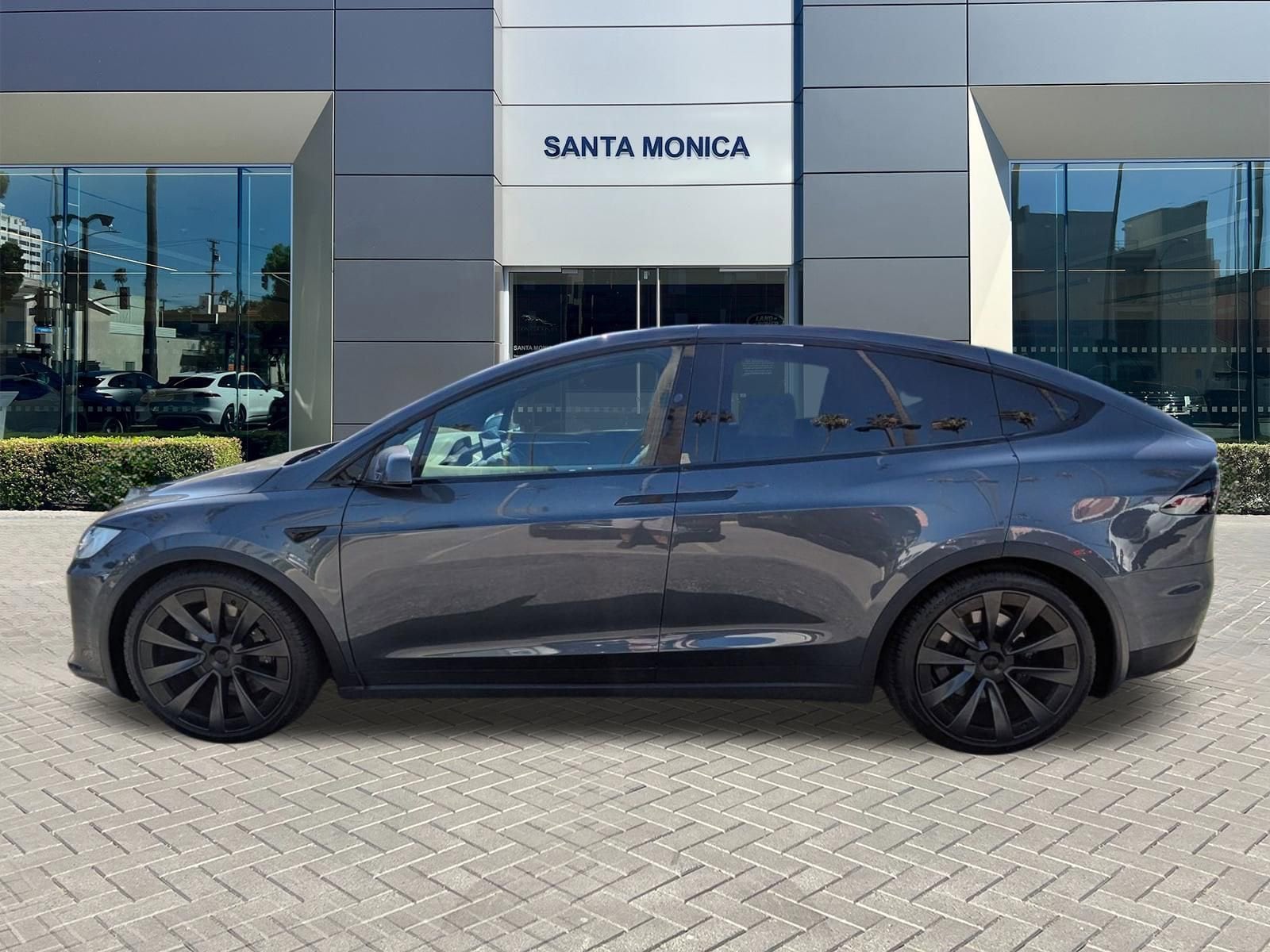 2023 Tesla Model X Standard Range photo 3