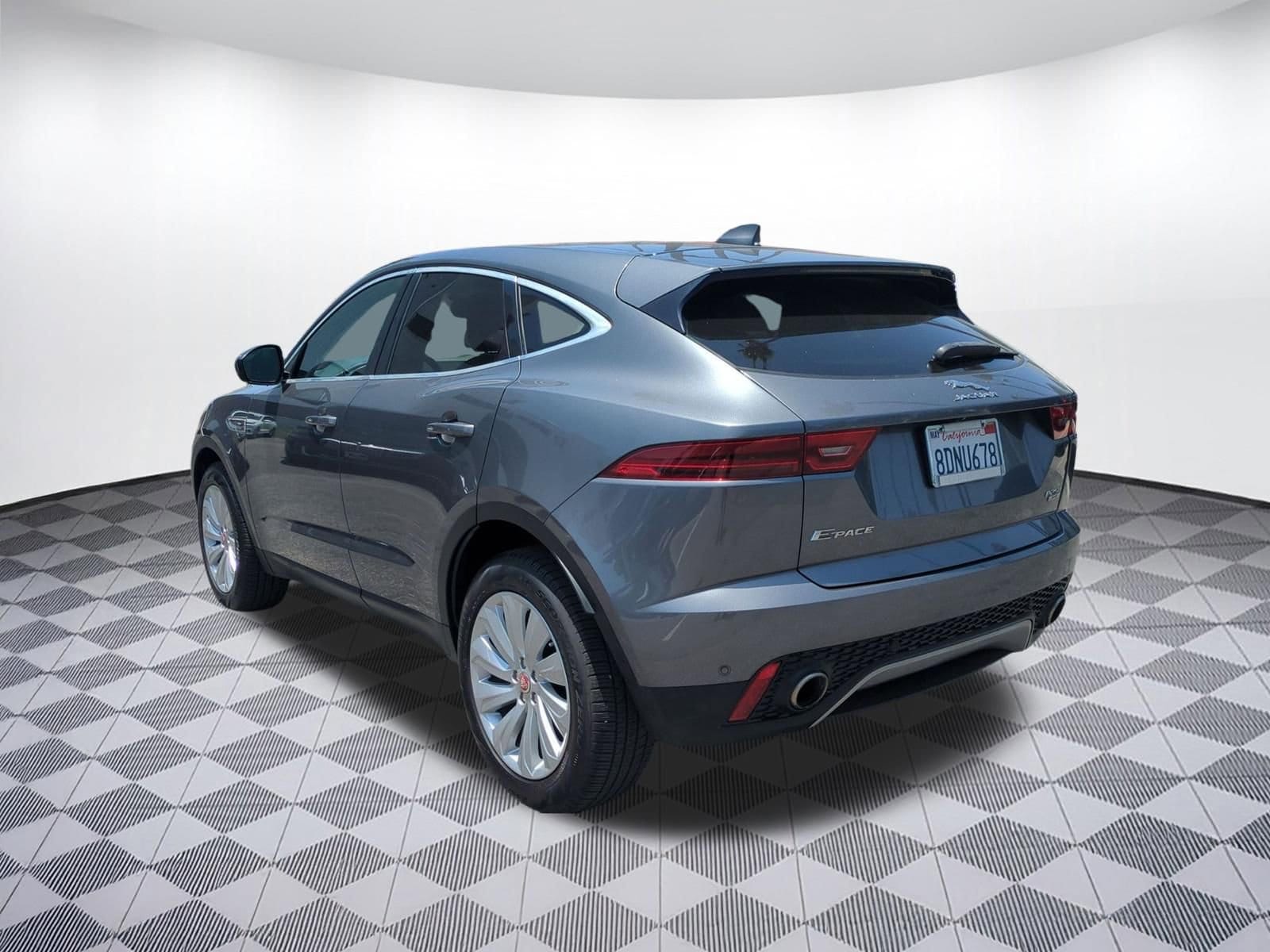 E-PACE SE P250 AWD SE