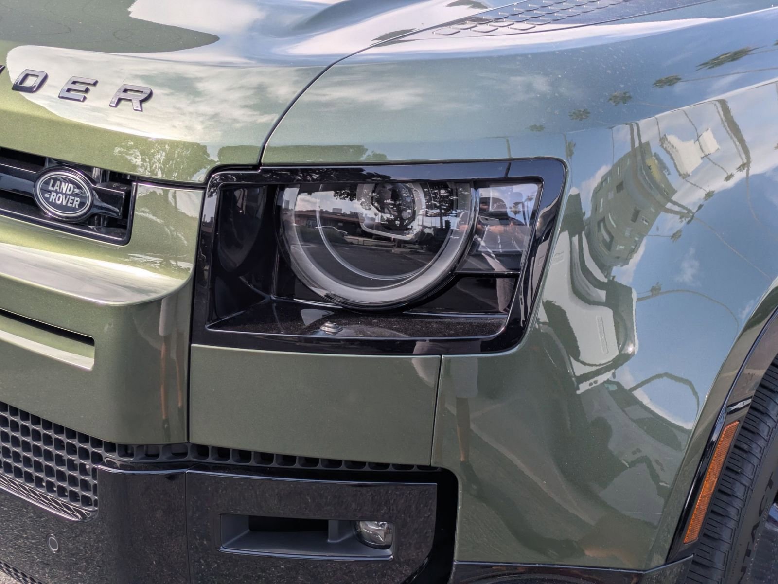 2026 Land Rover Defender X-Dynamic SE - Photo 9