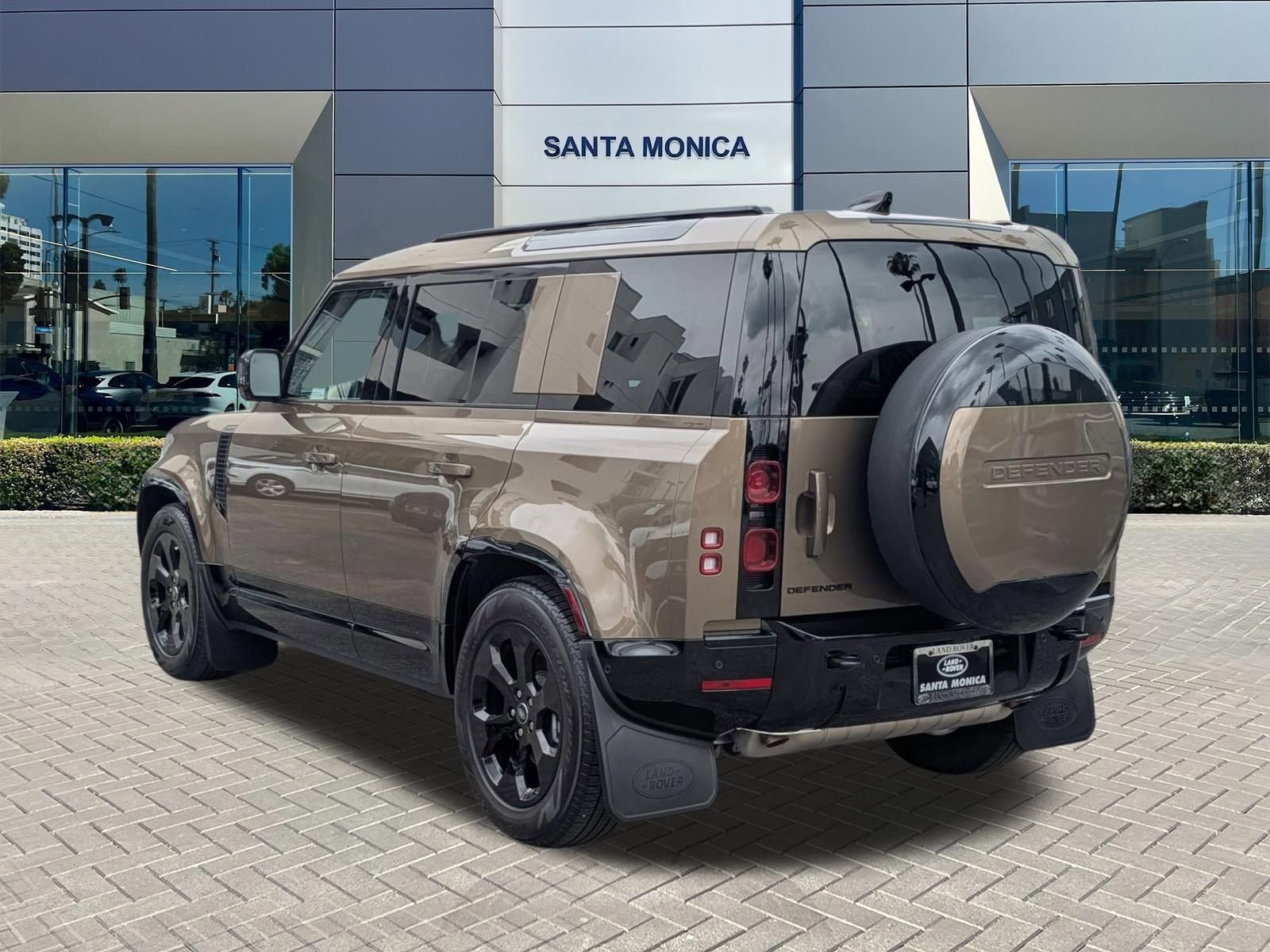 2025 Land Rover Defender 110 X-Dynamic SE photo 6