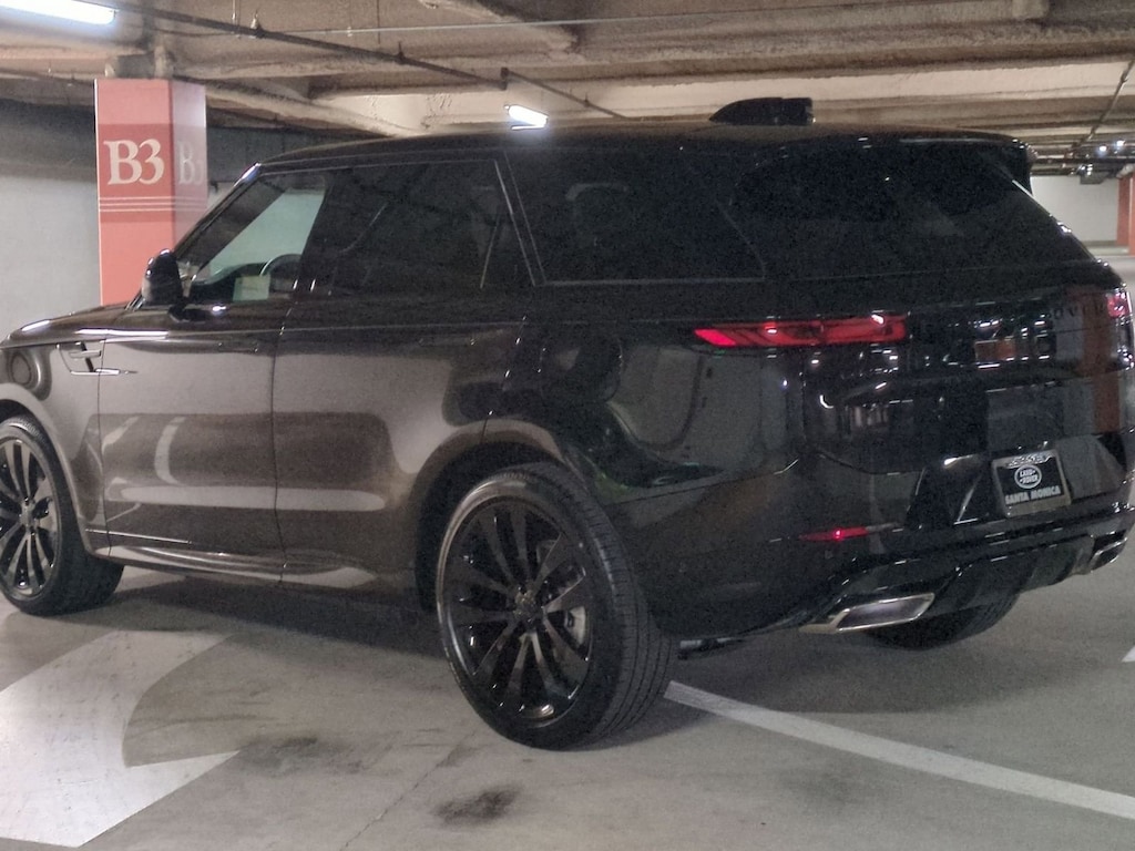 New 2026 Land Rover Range Rover Sport P460e Dynamic SE SUV