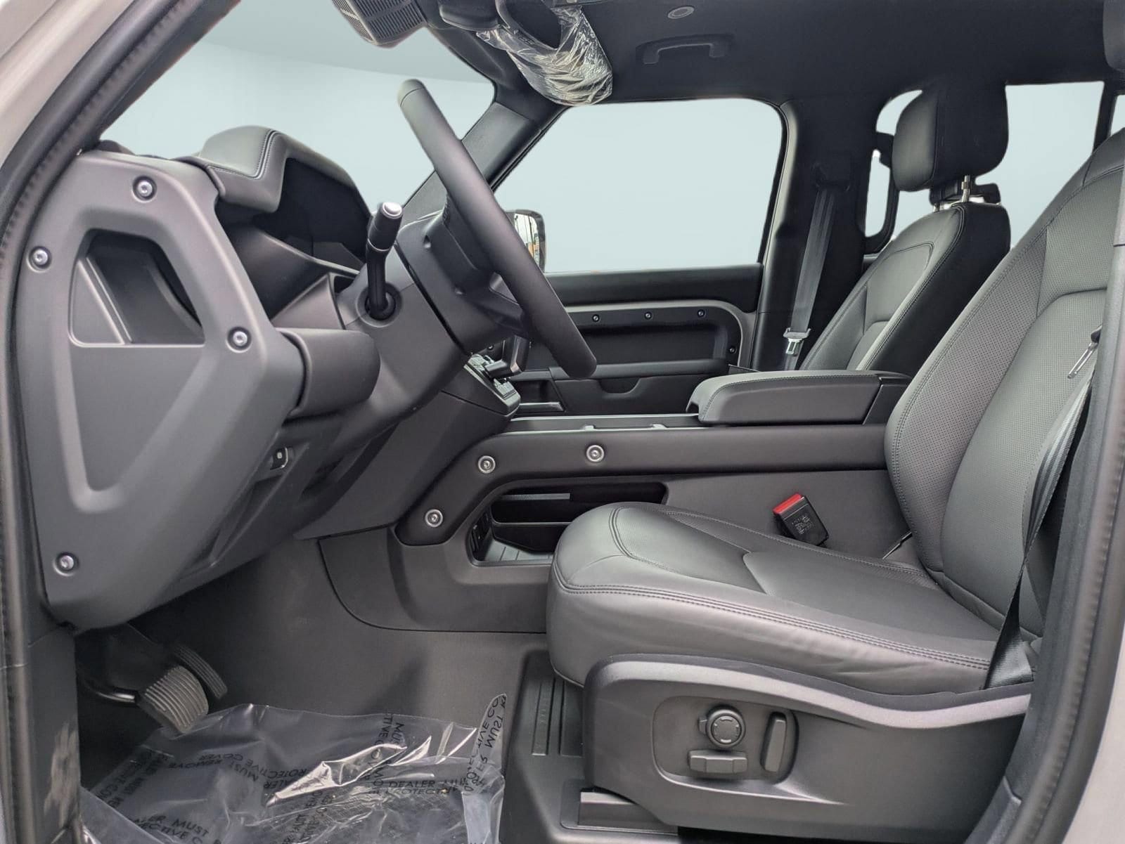2026 Land Rover Defender X-Dynamic SE - Photo 14