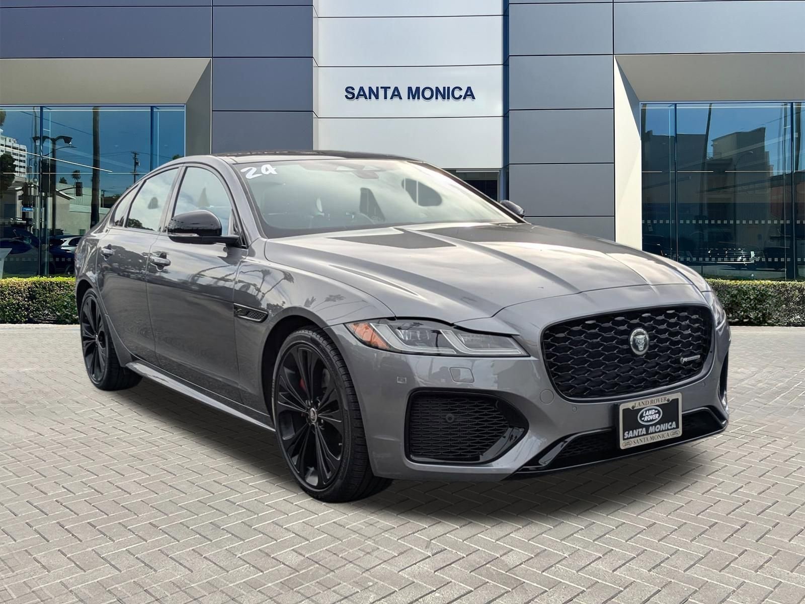 2024 Jaguar XF R-Dynamic SE photo 2