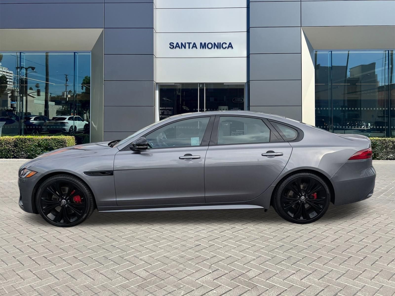 2024 Jaguar XF R-Dynamic SE photo 3