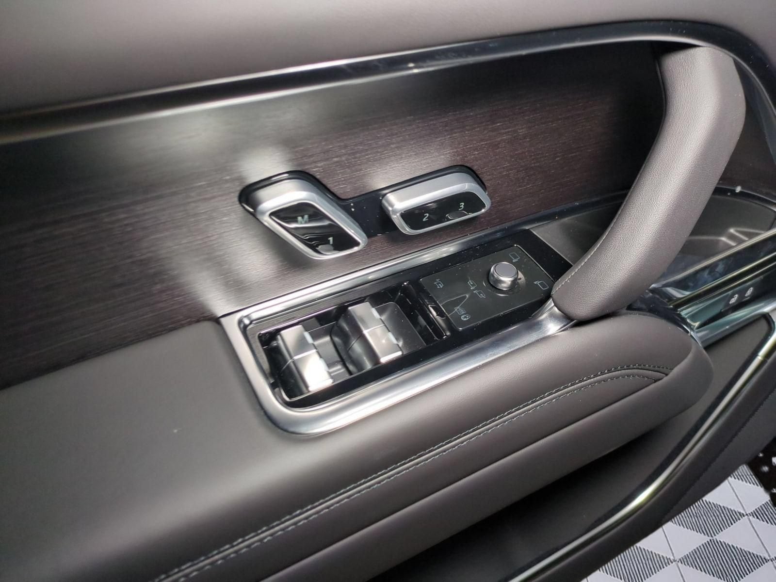 2026 Land Rover Range Rover SE - Photo 12