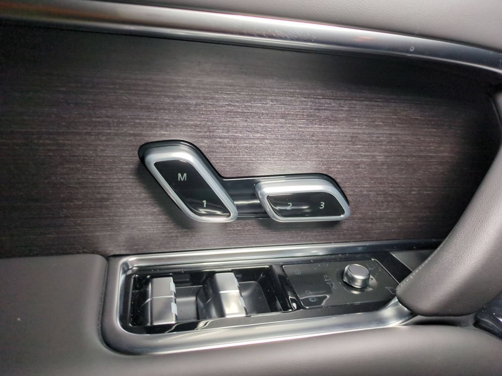 2026 Land Rover Range Rover SE - Photo 14