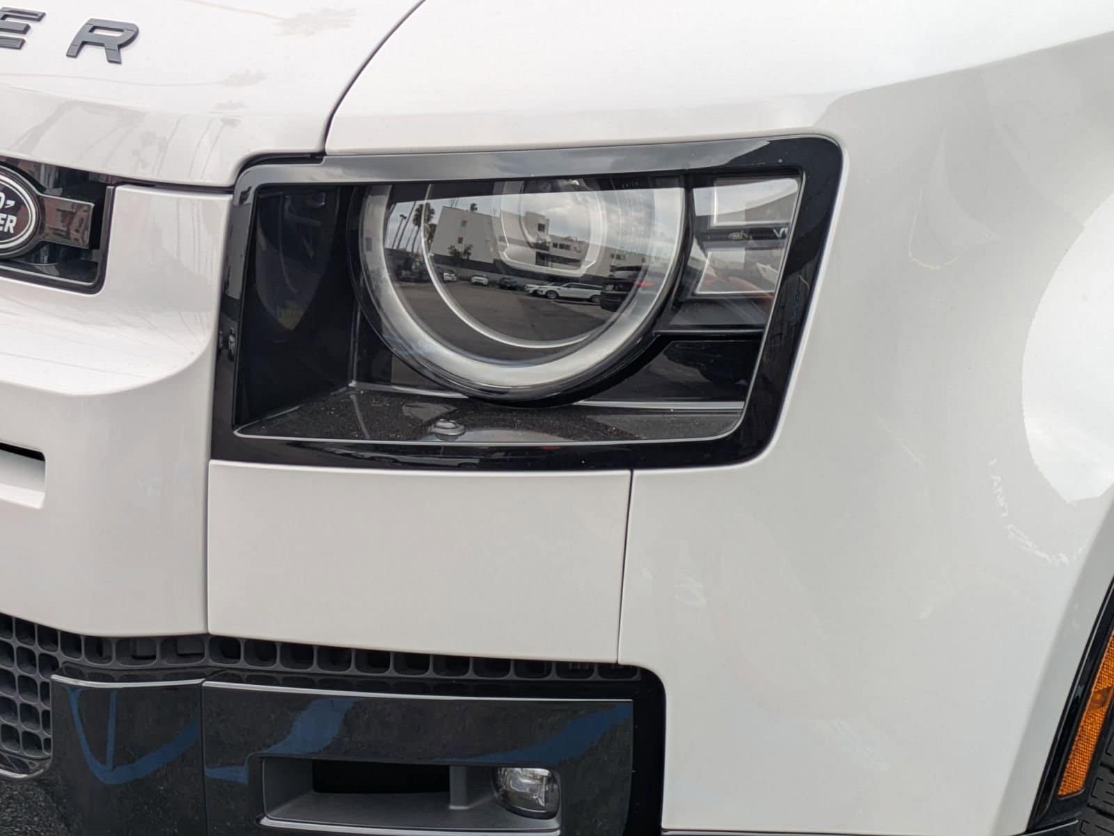 2026 Land Rover Defender X-Dynamic SE - Photo 9