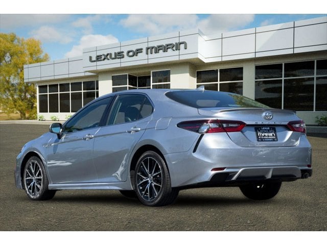 2024 Toyota Camry SE photo 2