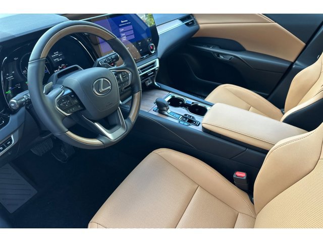 2026 Lexus RX 450h Premium AWD photo 4