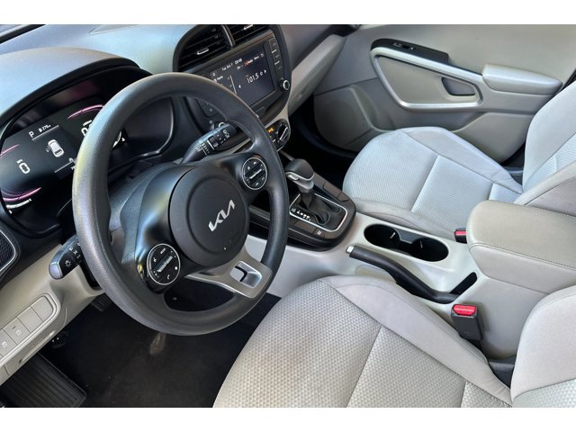 2023 Kia Soul LX photo 4