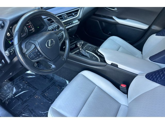 2022 Lexus UX 250h photo 4