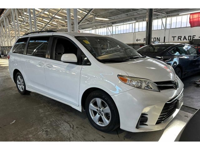 Used 2018 Toyota Sienna LE with VIN 5TDKZ3DCXJS955990 for sale in San Rafael, CA