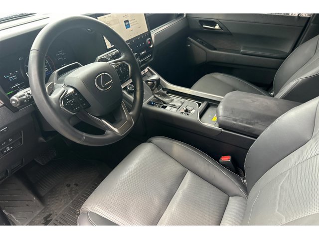 2024 Lexus GX 550 Luxury photo 3