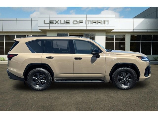 2026 LEXUS LX 700h Overtrail photo 3
