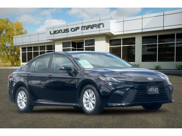 2025 Toyota Camry LE photo 5