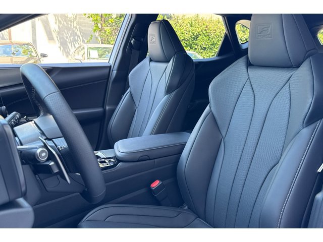2026 Lexus NX PHEV 450h+ - Photo 22