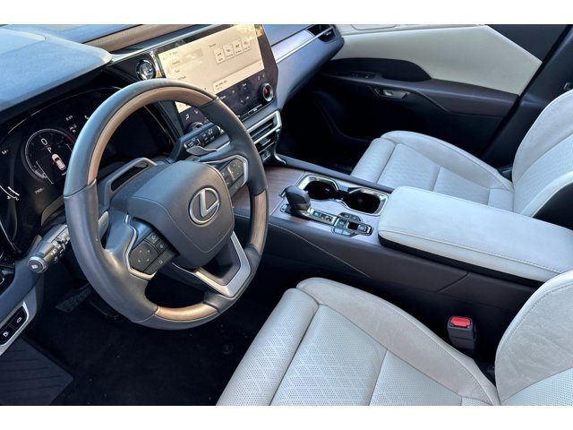 2024 Lexus RX 350 Luxury photo 3