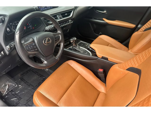 2019 Lexus UX 200 photo 3