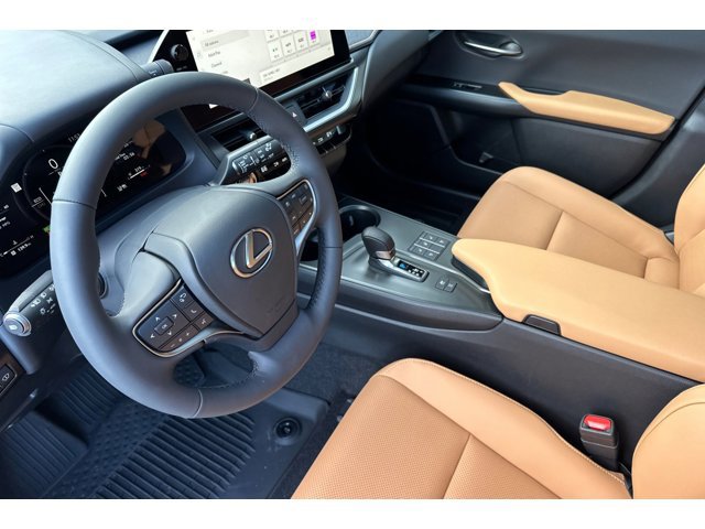 2025 Lexus UX Premium photo 3