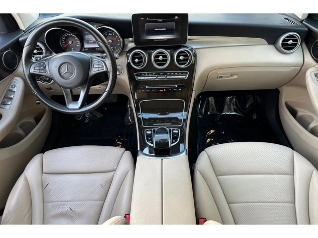 2016 Mercedes Benz GLC 300 4MATIC photo 3