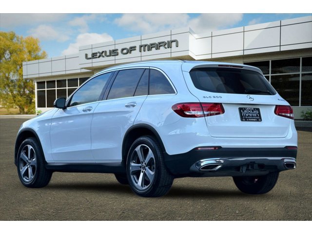 2016 Mercedes Benz GLC 300 4MATIC photo 3