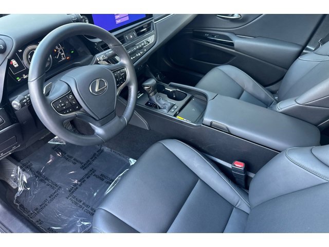 2025 Lexus ES 300h Base photo 2