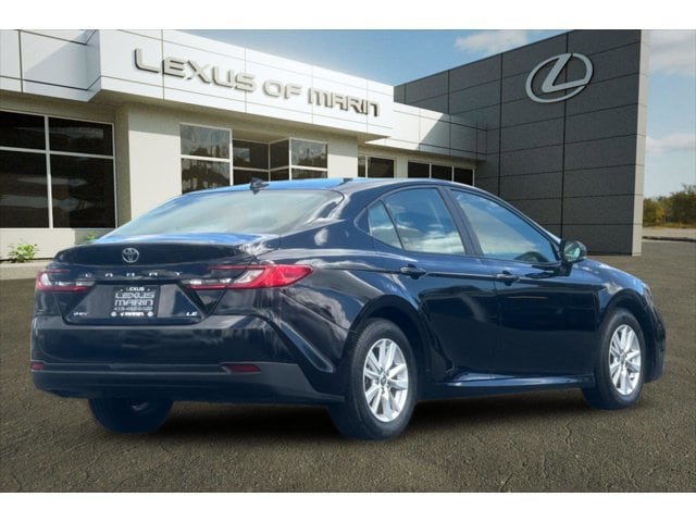 2025 Toyota Camry LE photo 3