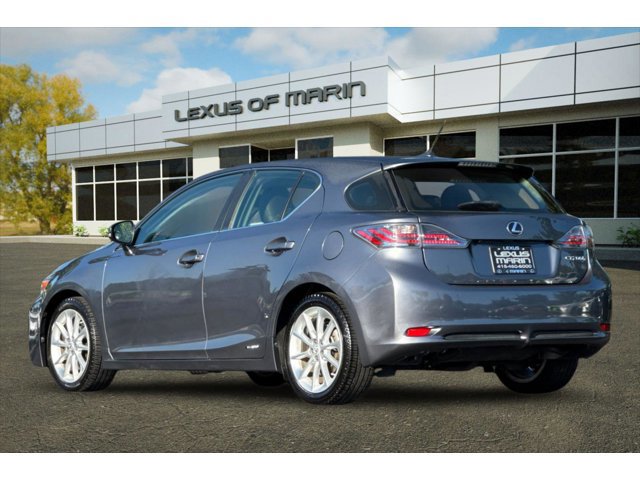 2013 Lexus CT 200h photo 2