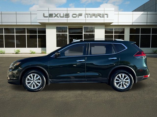 2018 Nissan Rogue SV photo 2