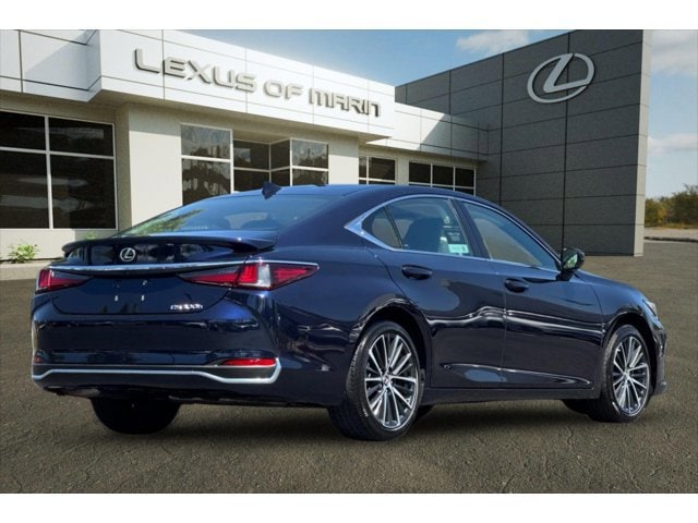 2024 LEXUS ES 300h Base photo 3