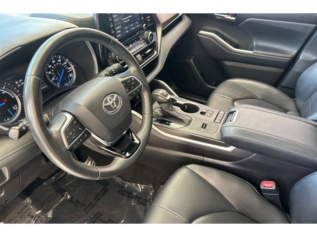 2021 Toyota Highlander Hybrid XLE photo 3