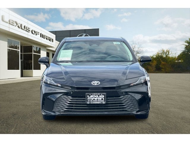 2025 Toyota Camry LE photo 4