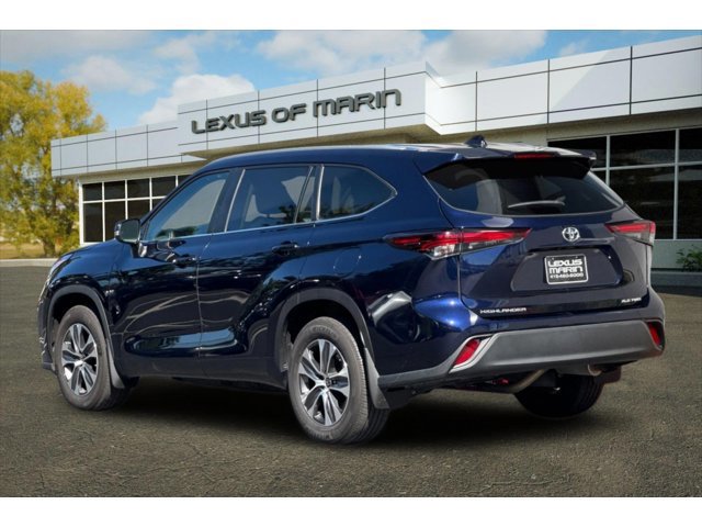 2024 Toyota Highlander XLE photo 3