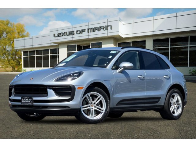 2022 Porsche Macan -'s photo