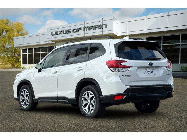 2021 Subaru Forester Premium photo 3