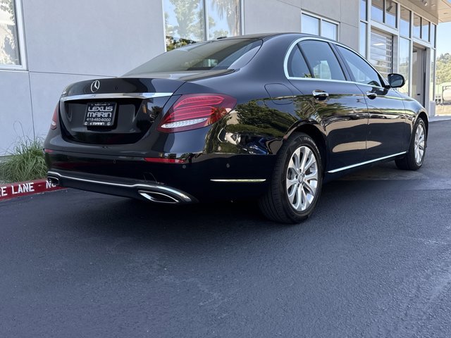 2017 Mercedes Benz E 300 photo 3