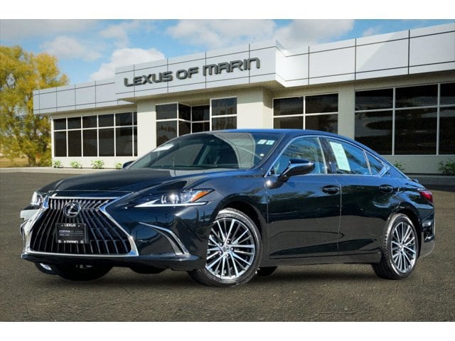 2025 Lexus ES Hybrid 300h's photo
