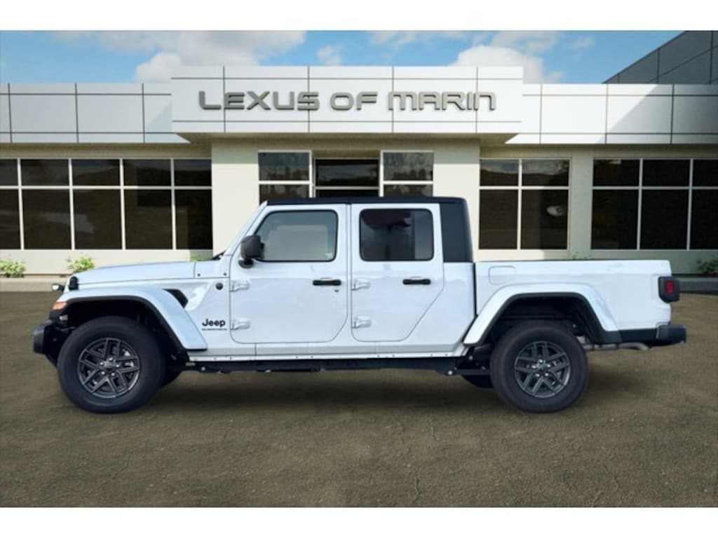 Used 2024 Jeep Gladiator Sport Truck Crew Cab