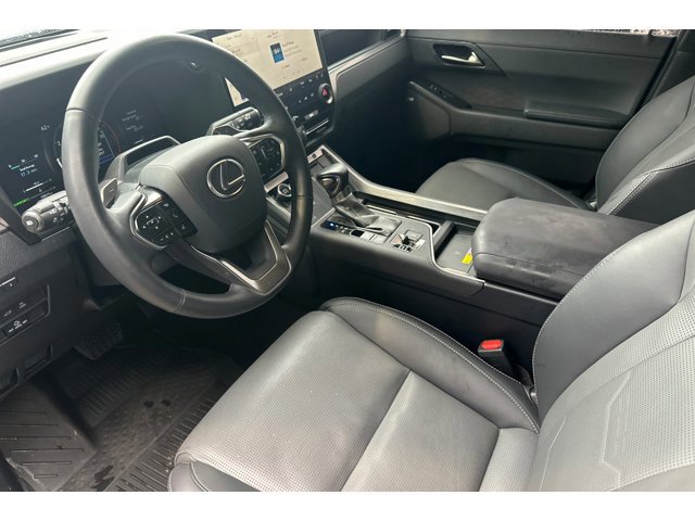 2024 Lexus GX 550 Luxury photo 3