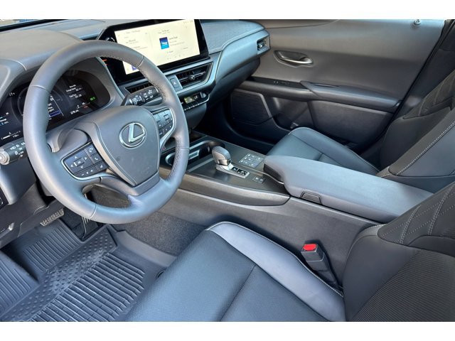 UX HYBRID 300h PREMIUM 5-DOOR SUV