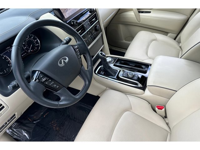 2022 Infiniti QX80 Luxe photo 4