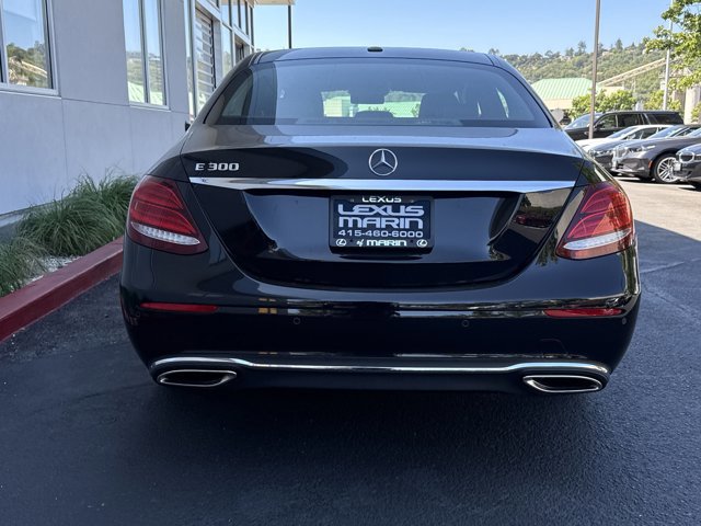 2017 Mercedes Benz E 300 photo 4