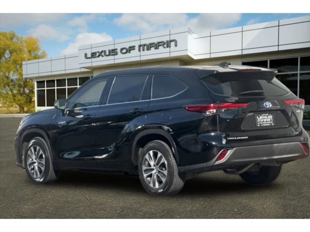 Used 2021 Toyota Highlander Hybrid XLE SUV