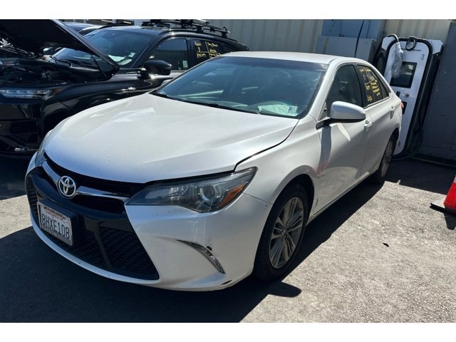 Camry SE Sedan