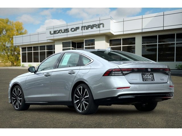 2023 Honda Accord Hybrid Touring w/BSI photo 2