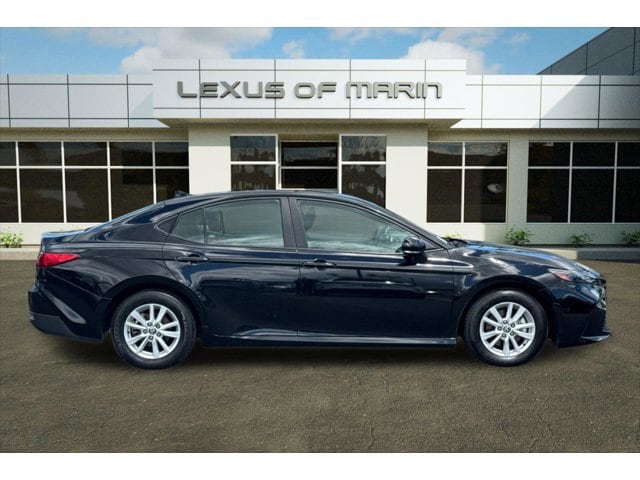 2025 Toyota Camry LE photo 6