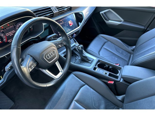 2022 Audi Q3 45 TFSI S line Premium photo 3